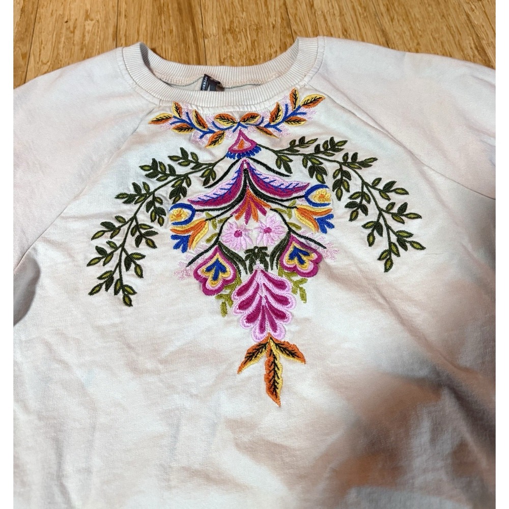 Anthropologie Embroidered Short Sleeve Sweatshirt Tan Crew Neck Women's Size S - Picture 6 of 8